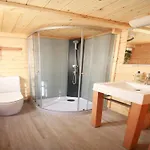 Wunderschoenes Blockbohlenhaus Am Plauer