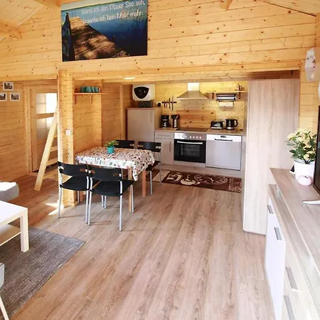 Wunderschoenes Blockbohlenhaus Am Plauer بيت للعطل *