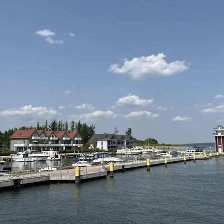 Wunderschoenes Blockbohlenhaus Am Plauer Plau am See