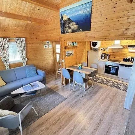 Wunderschoenes Blockbohlenhaus Am Plauer Vakantiehuis