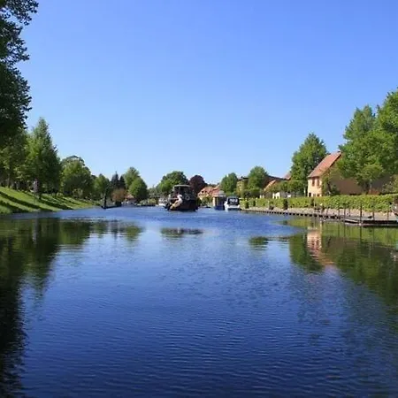 Wunderschoenes Blockbohlenhaus Am Plauer