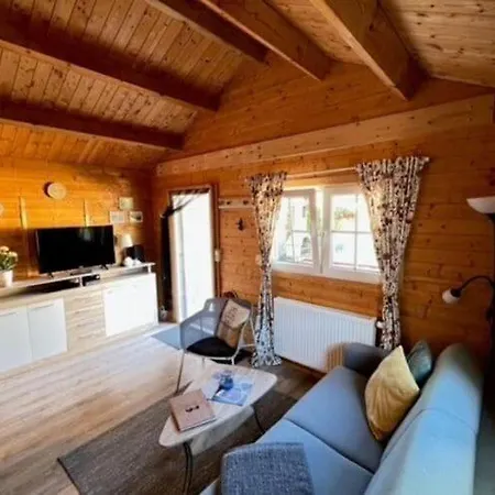 بيت للعطل Wunderschoenes Blockbohlenhaus Am Plauer *