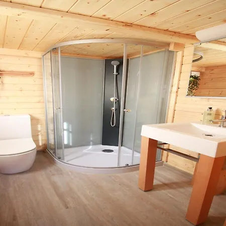 Wunderschoenes Blockbohlenhaus Am Plauer