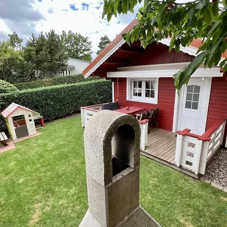 Wunderschoenes Blockbohlenhaus Am Plauer