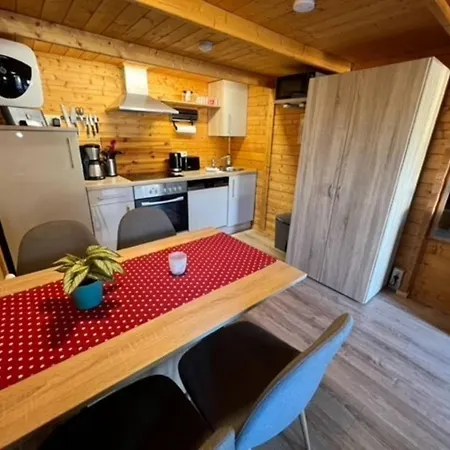 Wunderschoenes Blockbohlenhaus Am Plauer *